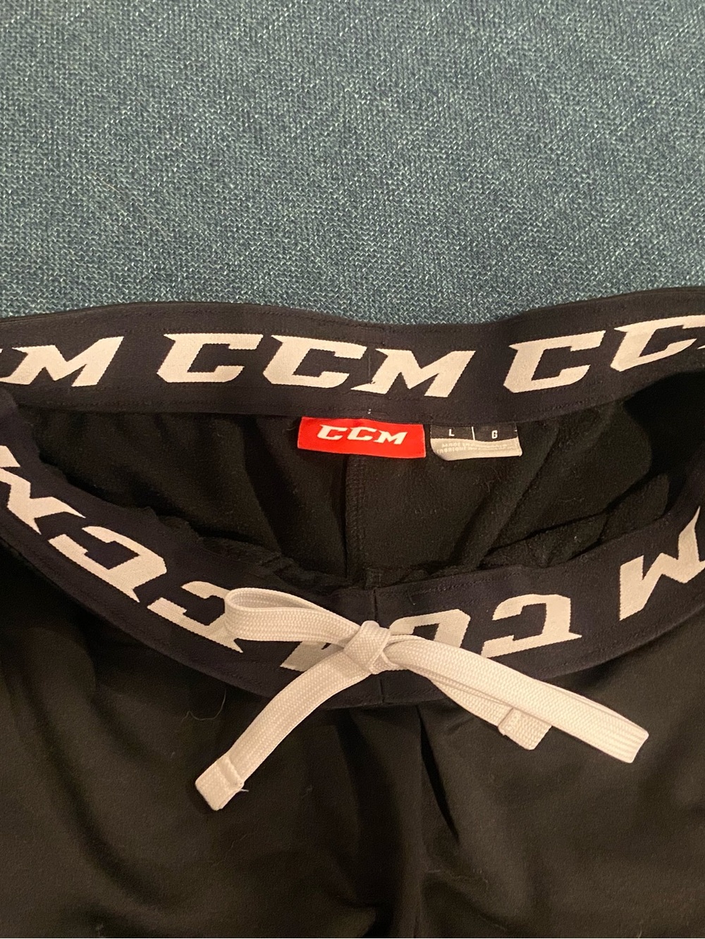 CCM Men's Black Performance Hockey Joggers. Size: Large. - Picture 6 of 8